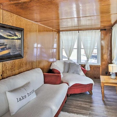 Quaint And Pet-Friendly Cabin On Shawano Lake! Екстериор снимка