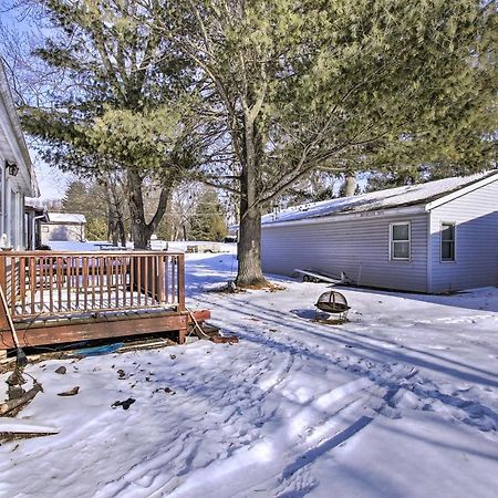 Quaint And Pet-Friendly Cabin On Shawano Lake! Екстериор снимка