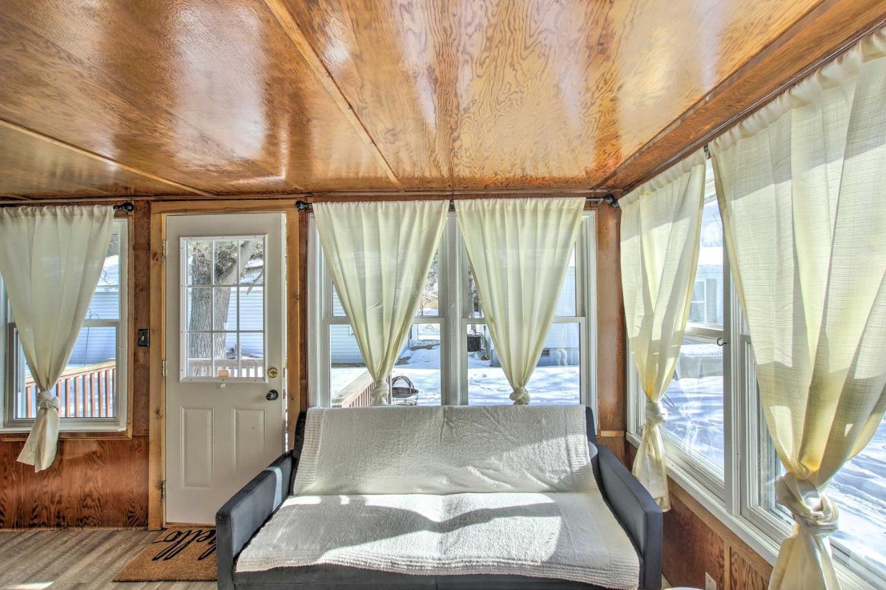 Quaint And Pet-Friendly Cabin On Shawano Lake! Екстериор снимка