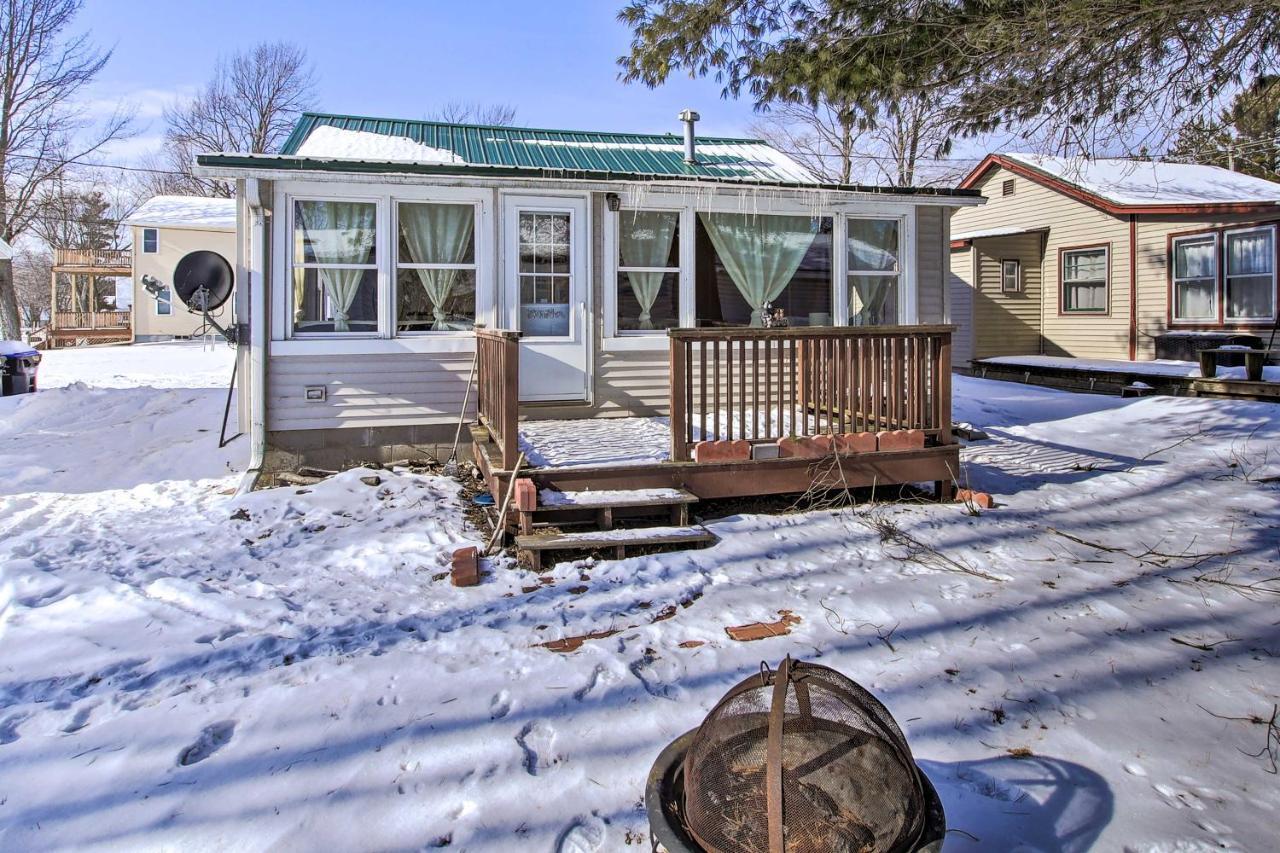 Quaint And Pet-Friendly Cabin On Shawano Lake! Екстериор снимка
