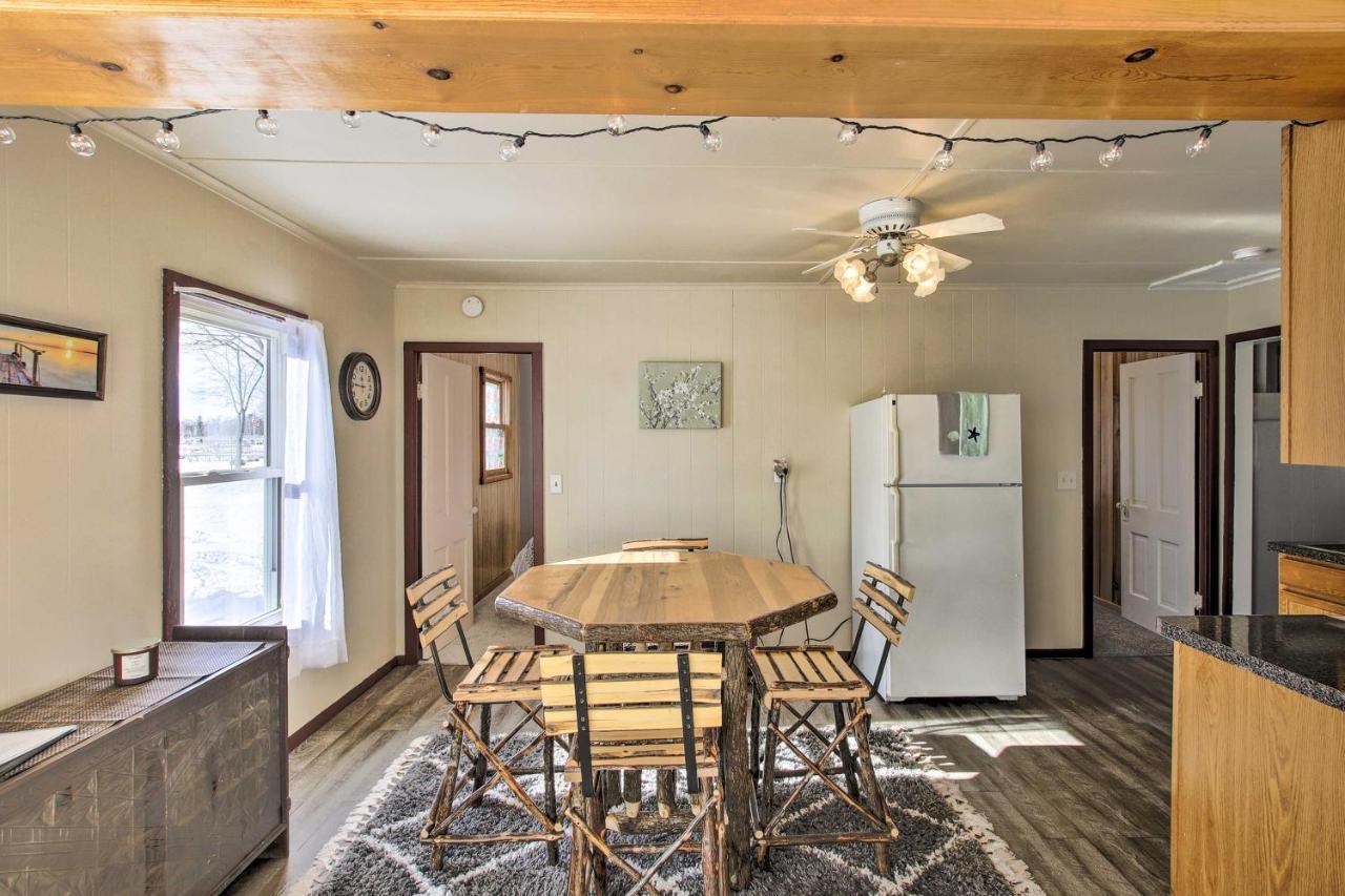 Quaint And Pet-Friendly Cabin On Shawano Lake! Екстериор снимка