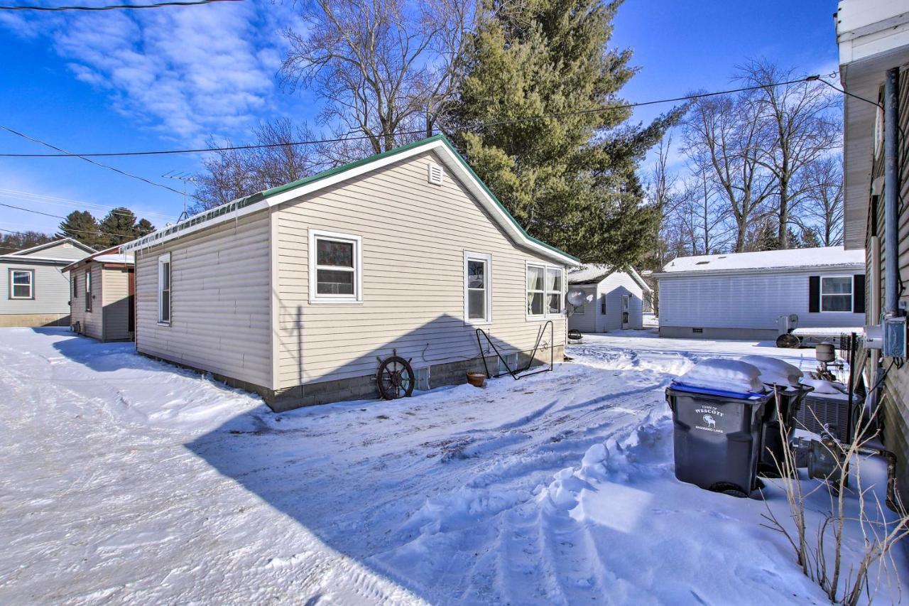 Quaint And Pet-Friendly Cabin On Shawano Lake! Екстериор снимка