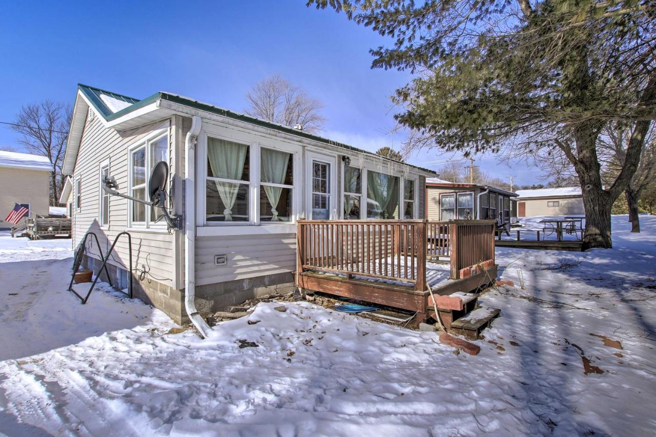 Quaint And Pet-Friendly Cabin On Shawano Lake! Екстериор снимка