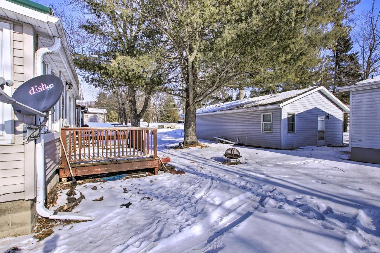 Quaint And Pet-Friendly Cabin On Shawano Lake! Екстериор снимка